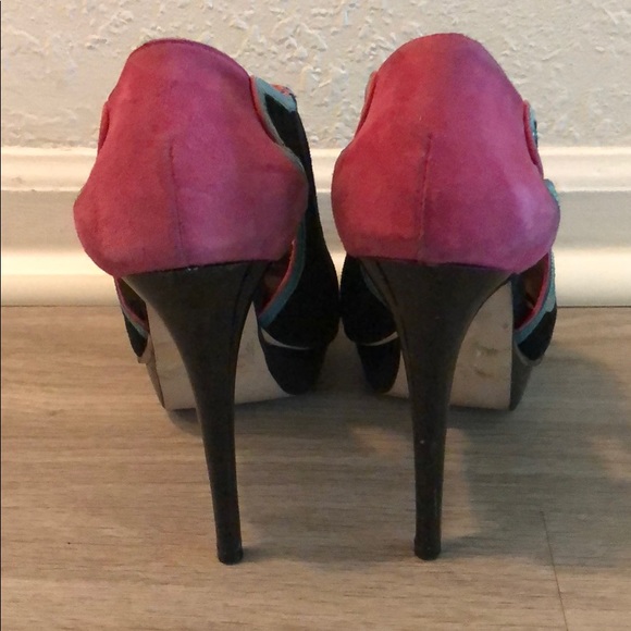 Black Suede heels - Picture 7 of 8